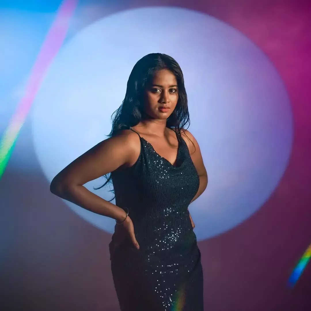 Brigida Saga Stylish Day Images | Trendy & Glamorous