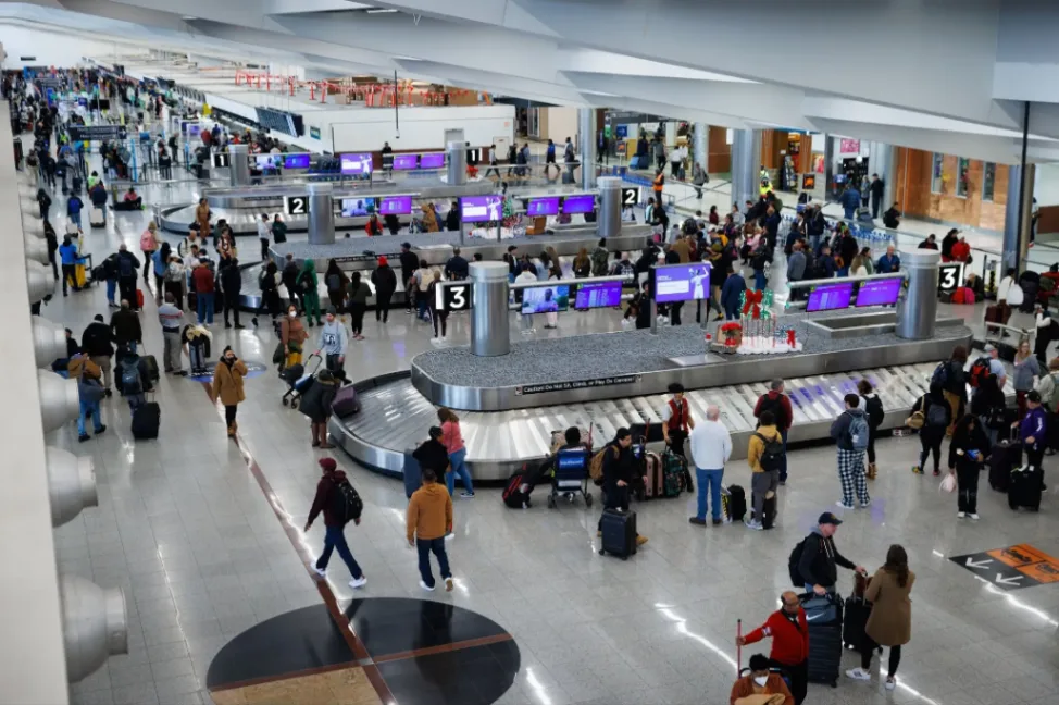 విమాన ప్రయాణికులకు భారీ ఊరట: ప్రయాణానికి 4 గంటల ముందు టికెట్ రద్దు చేసినా 80% రీఫండ్!